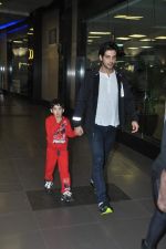 Zayed Khan snapped at the airport in Mumbai on 5th Jan 2014